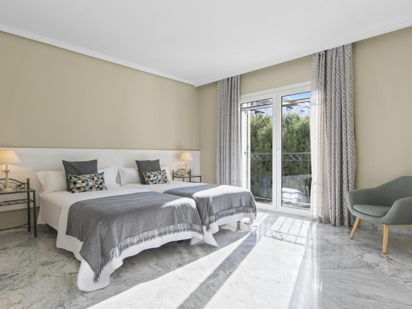 3 En Playas Del Duque Puerto Banus * Marbella